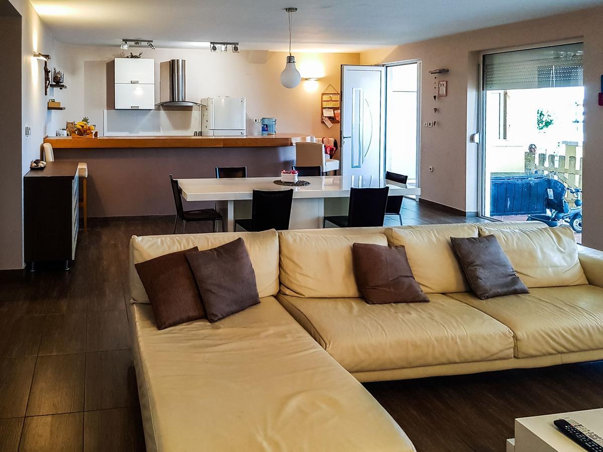 Villa Ljubica Pakostane Luaran gambar
